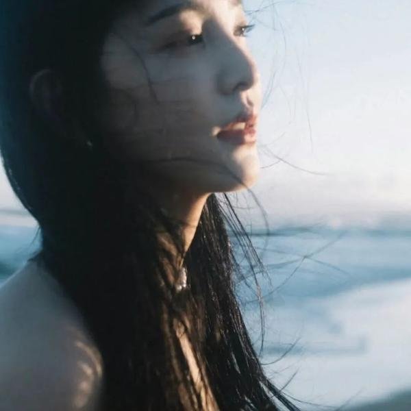 静悄悄的雨 海报